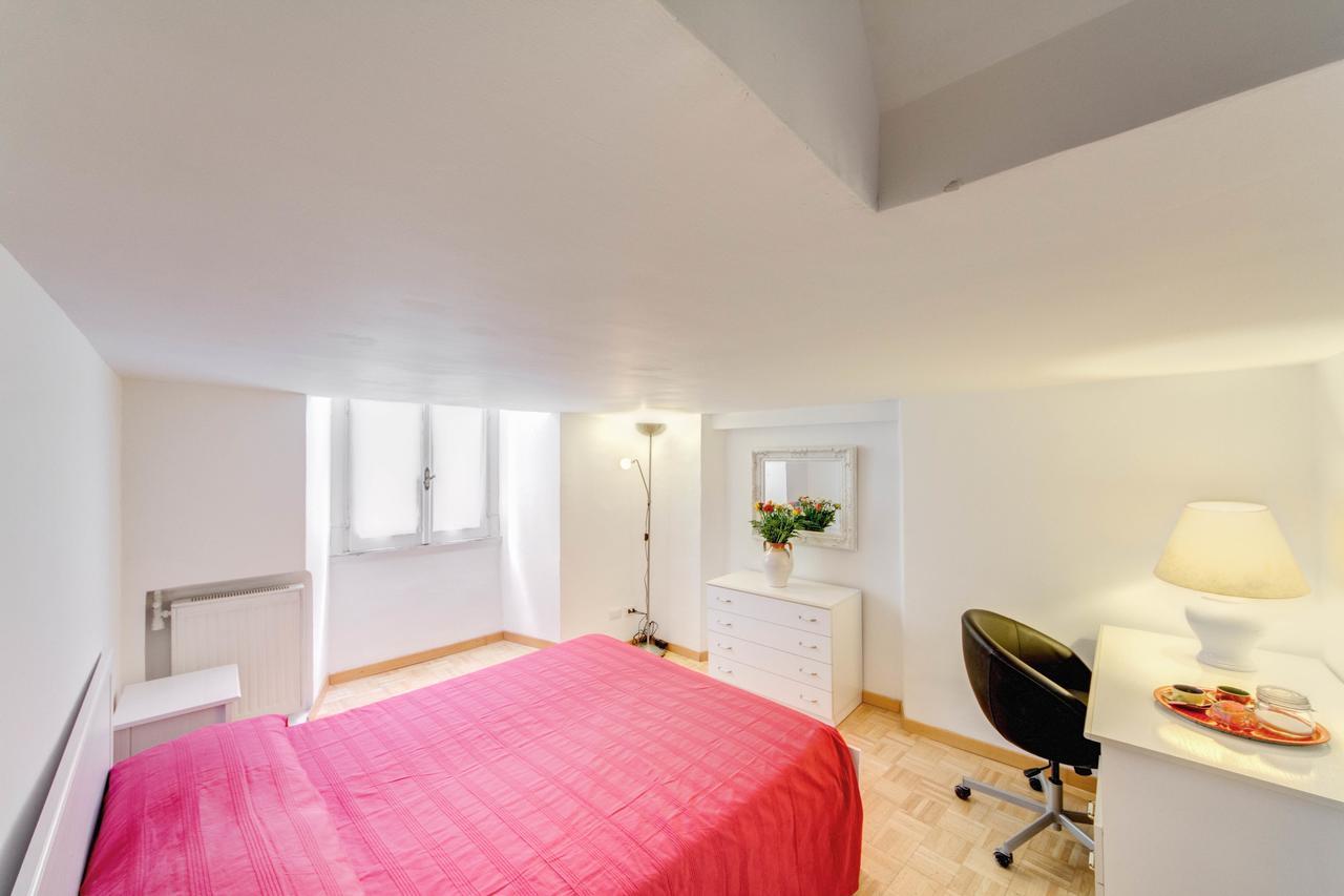 120 m² dengan 2 bilik tidur dan 1 bilik mandi peribadi di Navona Rome Luaran gambar